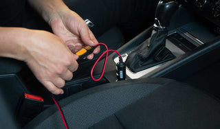 How to charge your vehicle through the CIG/12 V socket