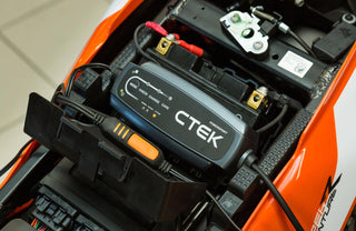 How to charge a motorcycle battery - CTEK